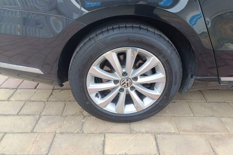Used Volkswagen Magotan 2015 Revised Version 2.0 TSI Luxury Edition Exterior 5