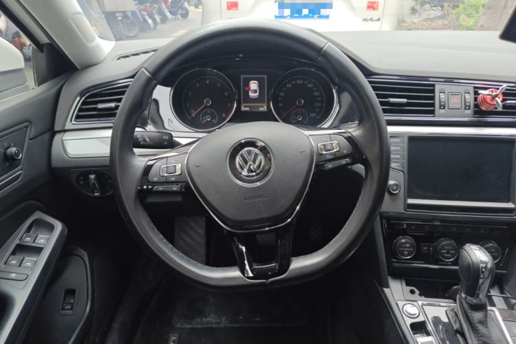 Used Volkswagen Lamando 2018 280TSI DSG Luxury Edition Steering Wheel