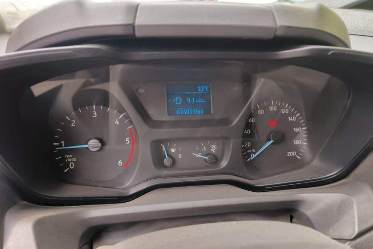 Used Ford Transit 2019 2.0T Diesel Multi-Purpose Commercial Vehicle Mid-Drive Mid-Roof 6-Seater China VI Standard