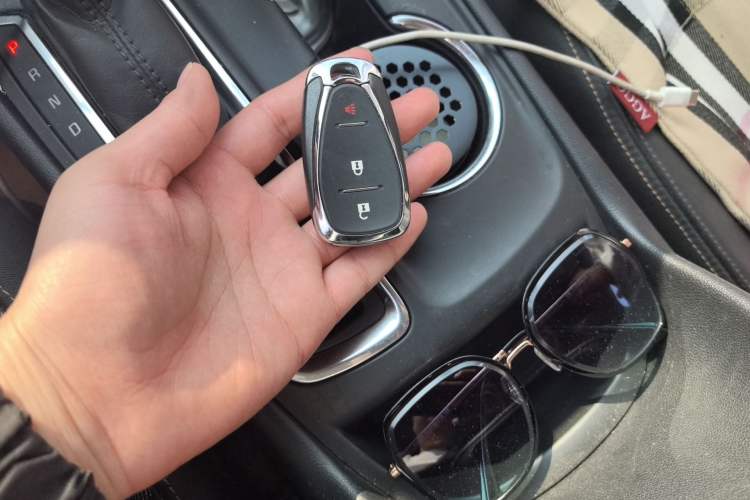 Used Chevrolet Equinox 2019 535T Automatic Chijie Edition China VI Vehicle Key