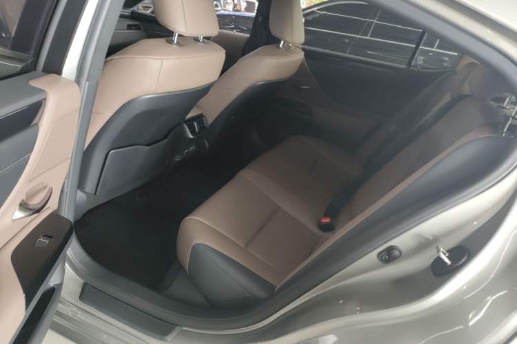 Used Lexus ES 2023 200 Excellence Edition