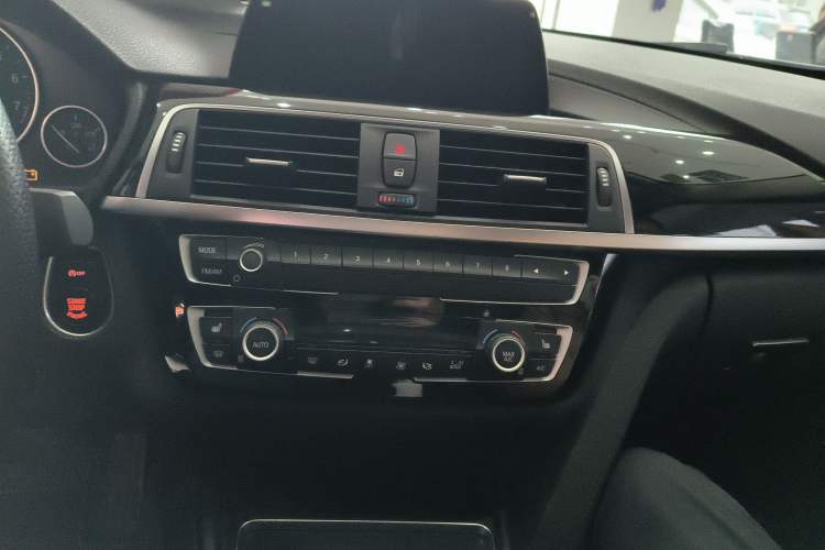 Used BMW 3 Series 2018 320Li Fashion Model
