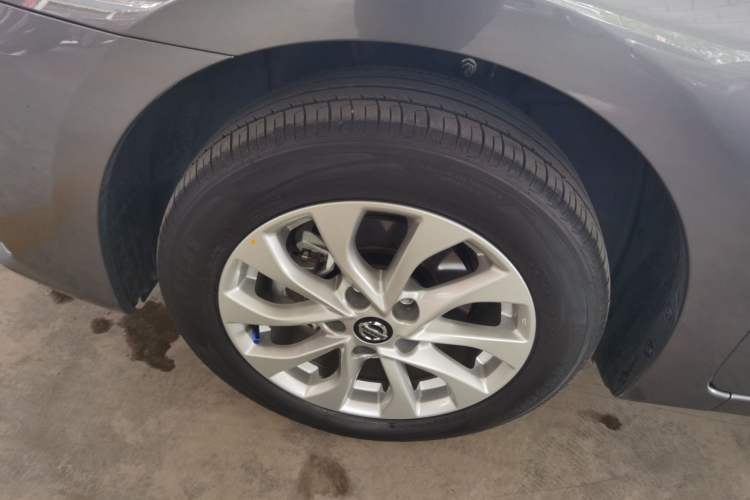 Used Nissan Sylphy 2024 Restyled Version 2 Classic 1.6XE CVT Comfort Edition Left Front Wheel Hub