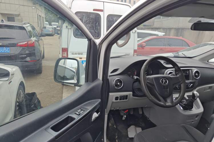 Used JAC Refine M3 2015 Maker Edition 1.6L Luxury Smart Version Driver Seat