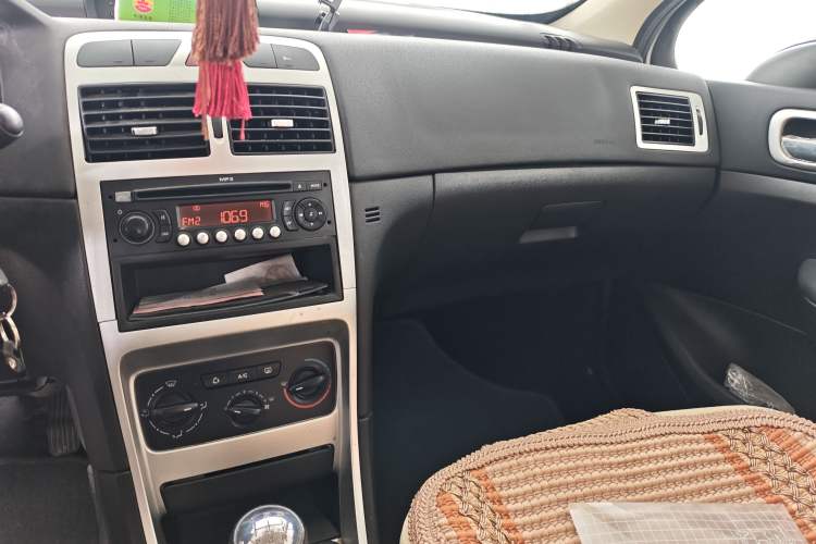 Used Peugeot 307 2010 Hatchback 1.6L Manual Comfort Edition