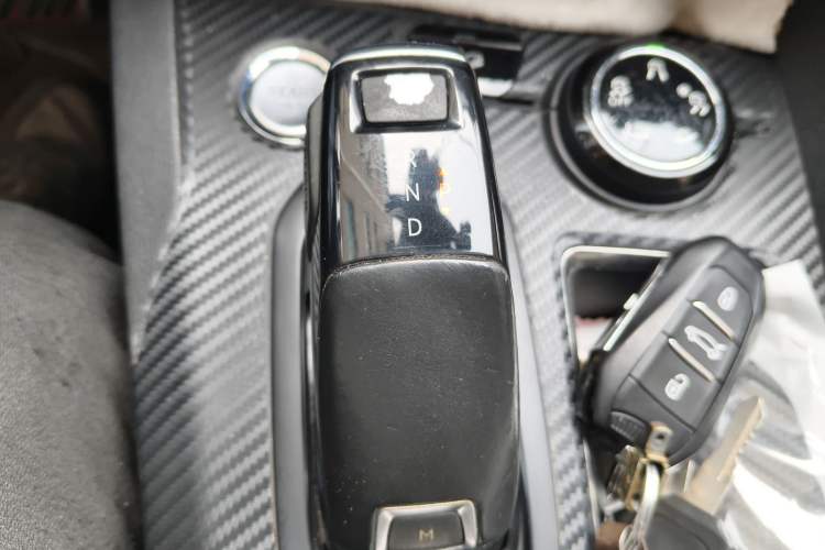 Used Peugeot 4008 2017 380THP Luxury Edition Gear Lever