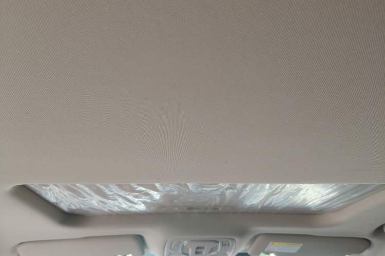 Used Roewe D7 2023 DMH 125km Superior Edition
