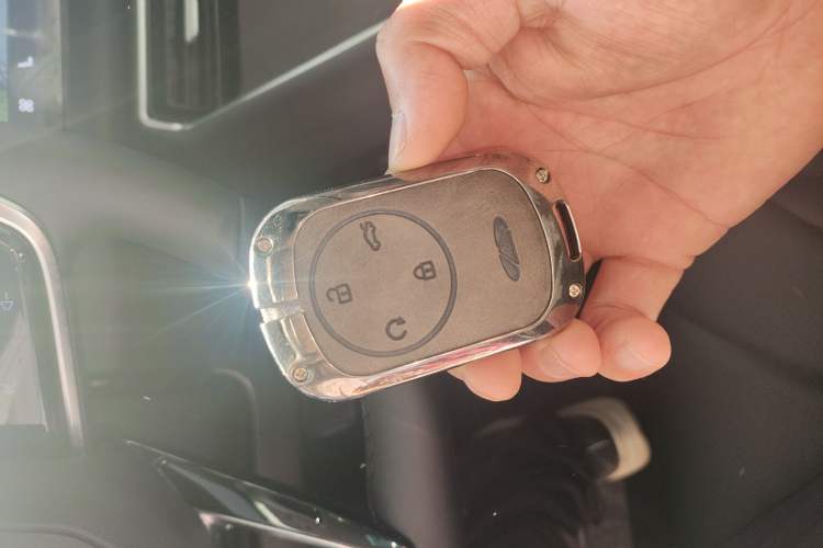 Used Chery Fengyun T9 2025 120 Long-Range Luxury Version 7-Seater Lithium-Ion Battery
