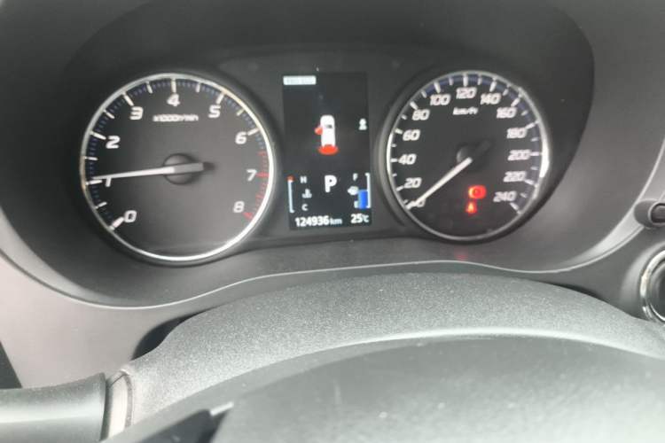 Used Mitsubishi Outlander 2018 2.4L 4x4 Luxury Edition 7-Seater
