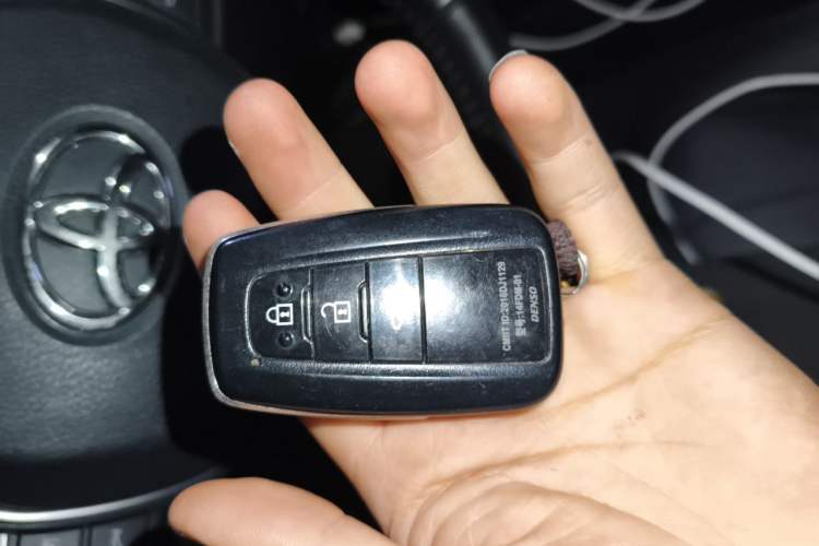 Used Toyota Camry 2018 2.0G Luxury Edition
