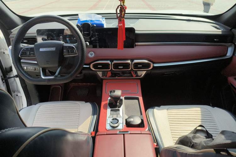 Used JETOUR X70 PLUS 2023 1.5T DCT Ziqiang PRO+ 7-Seater
