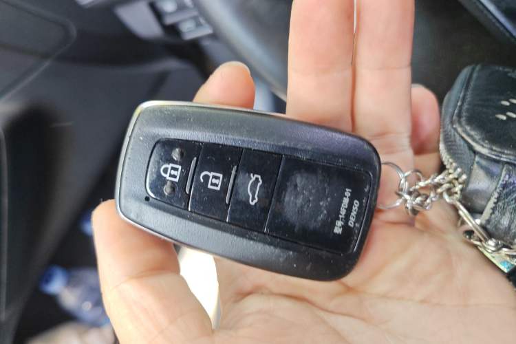 Used Toyota Avalon 2019 2.0L XLE Premium Edition China VI