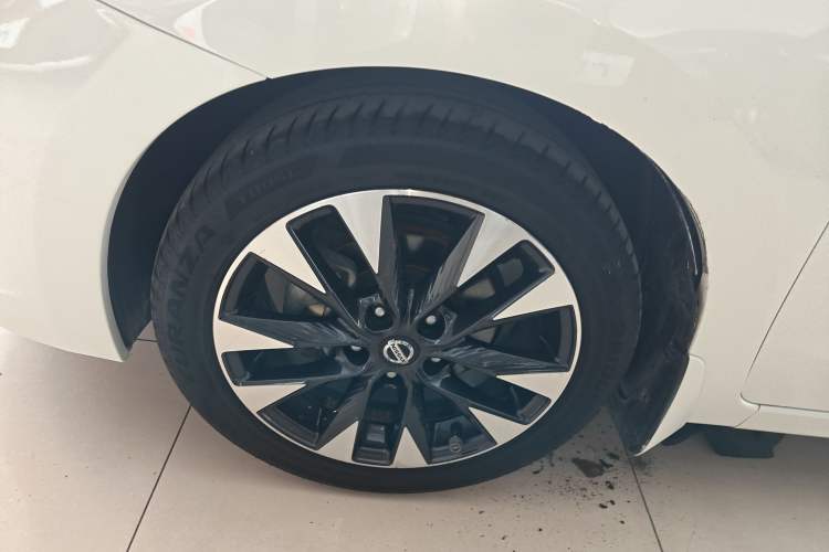 Used Nissan Lannia 2016 1.6L CVT Smart Cool Edition Exterior 4