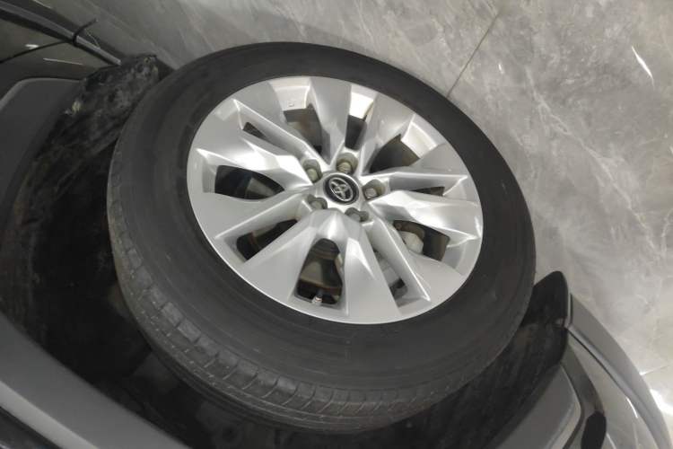 Used Toyota Wildlander 2022 Updated Version 2.0L CVT Two-Wheel Drive Leading Edition Exterior 4