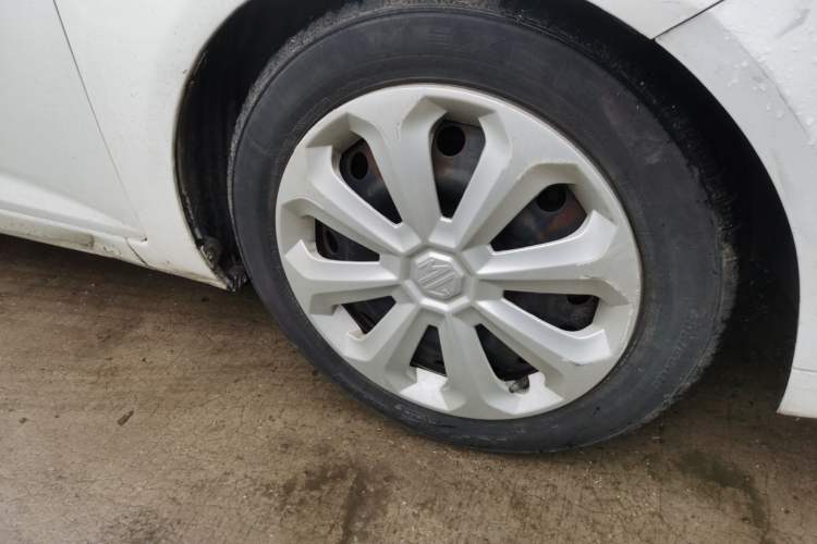 Used MG 5 2012 1.5L Automatic Elite Edition Right Front Wheel Hub