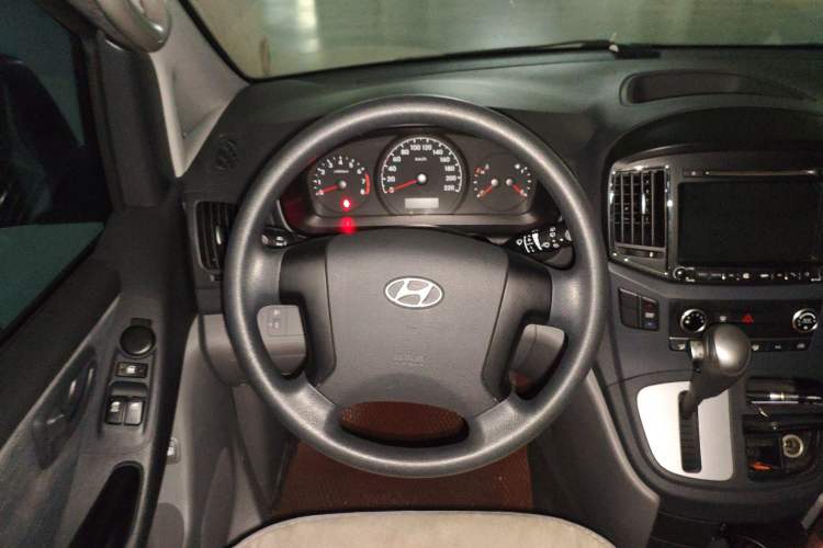 Used Hyundai H-1 Starex 2011 2.4L Comfort Edition
