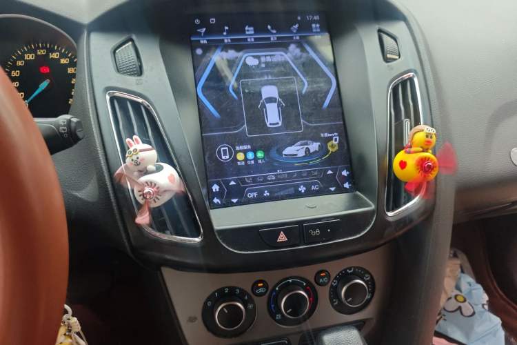 Used Ford Focus 2012 Hatchback 1.6L Automatic Comfort Model Audio And AC Panel