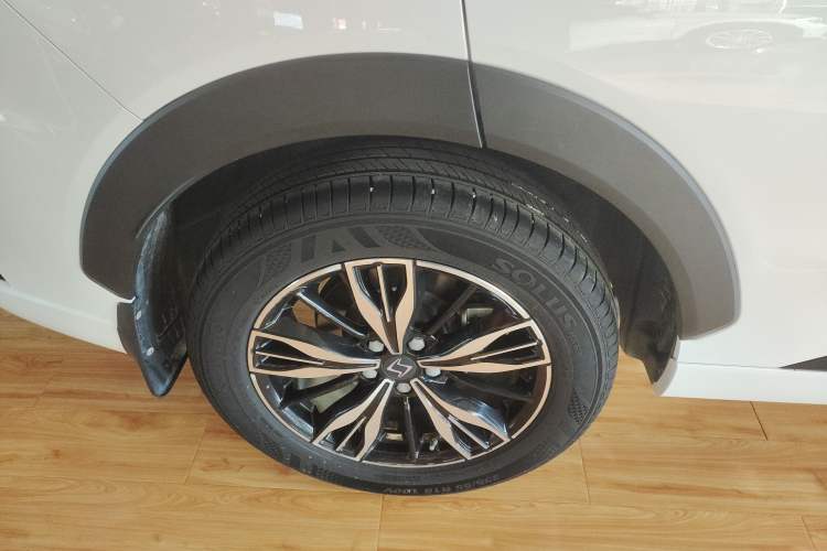 Used SOL QX 2021 300T DCT Deluxe Smart Connectivity Version