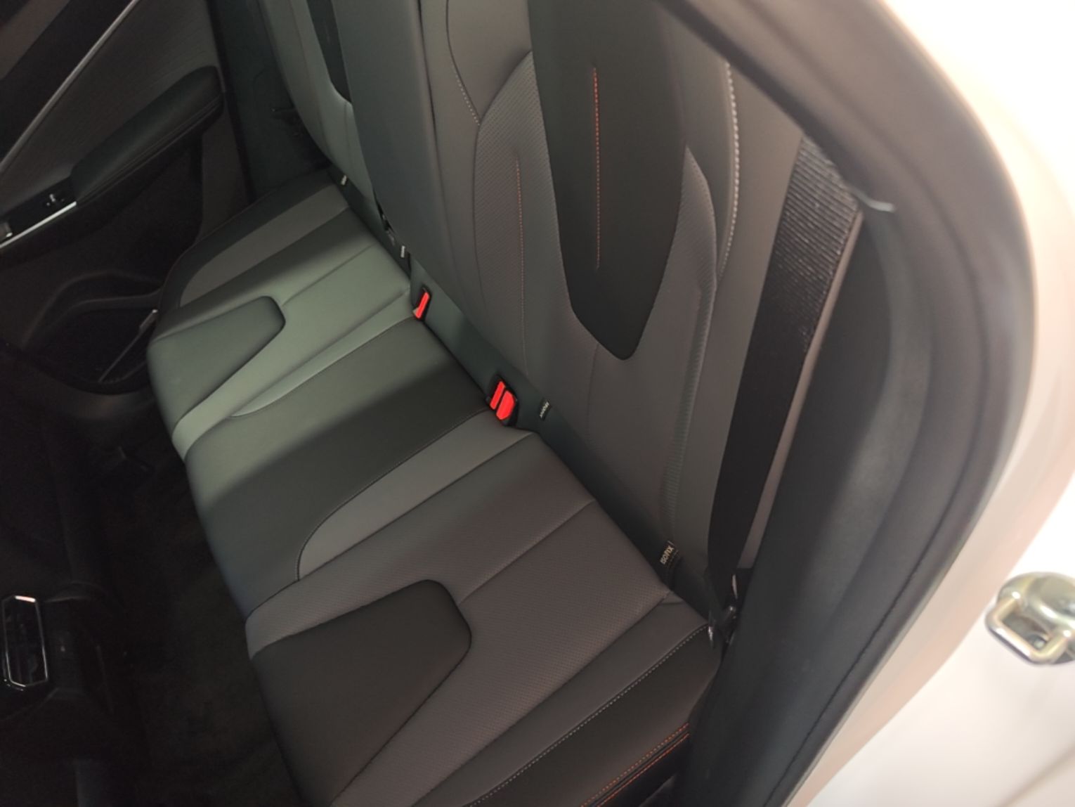 Geely Auto Emgrand X7 Sport 2023 Boyue COOL 1.5TD Smart Connect+ — снимка 20