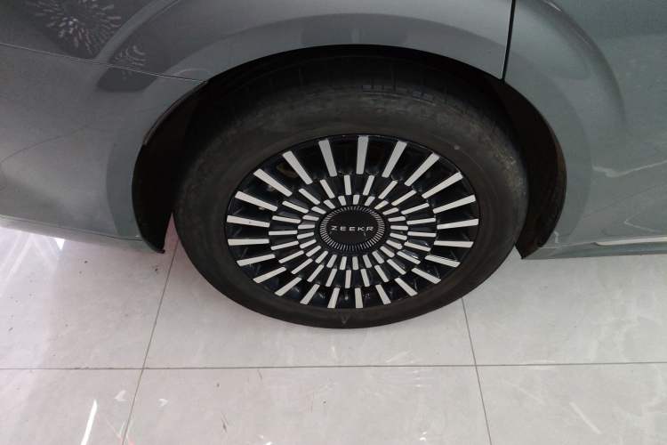 Used Zeekr 009 2024 7-Seater Walk-Through Version Four-Wheel Drive 108 kWh
