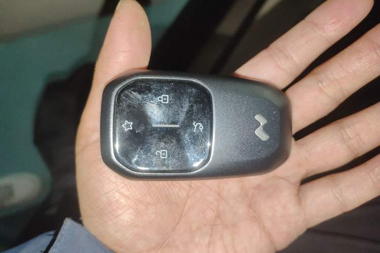 Used ONVO Luxeed L90 2025 Model—Ultra Six-Seater Version