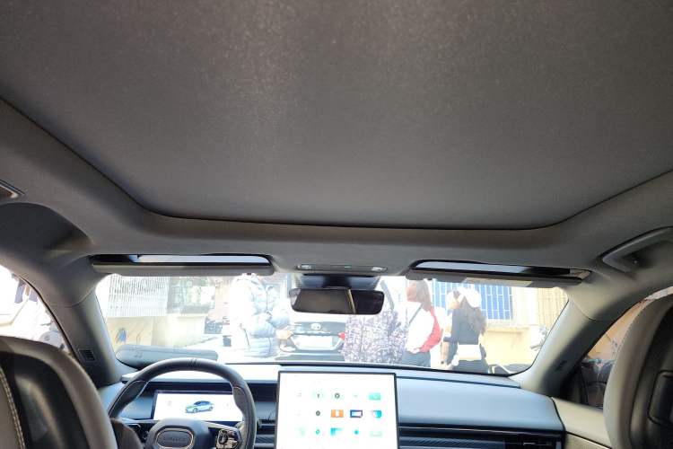 Used Lynk & Co 07 2024 EM-P 126 Long-Range Halo
