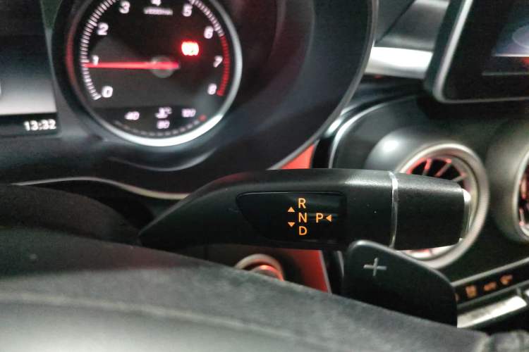 Used Mercedes-Benz C-Class 2018 C 200 Estate Gear Lever