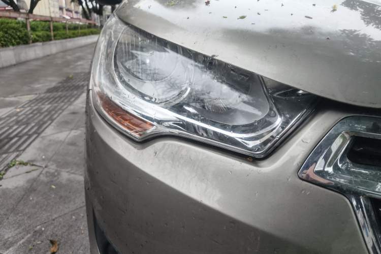 Used Citroen C4L 2015 1.8L Automatic Luxury Edition Right Front Headlight