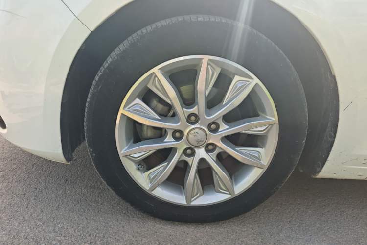 Used Hongqi H5 2018 30TD Dynamic Edition Left Front Wheel Hub