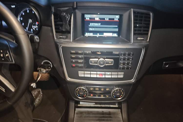 Used Mercedes-Benz M-Class 2014 ML 320 4MATIC