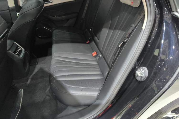 Used Hongqi H5 PHEV 2025 130 Super Hybrid Version Left Rear Seat