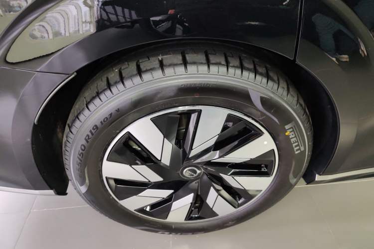 Used Volvo EM90 2025 Ultra Six-Seater Exterior 5