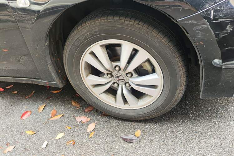 Used Honda Accord 2011 2.0L EX Right Front Wheel Hub