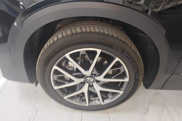 Used GAC Trumpchi GS8 2025 Linghang Series 2.0 TGDI Four-Wheel-Drive Luxury Edition 5 Seats Left Front Wheel Hub