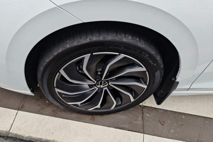 Used Volkswagen Golf 2021 280TSI DSG Pro Left Front Wheel Hub