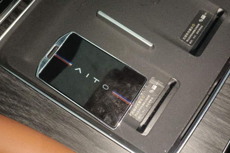 Used Hima AITO M9 2024 Range-Extended Ultra Version 42 kWh 6-Seater Model Vehicle Key