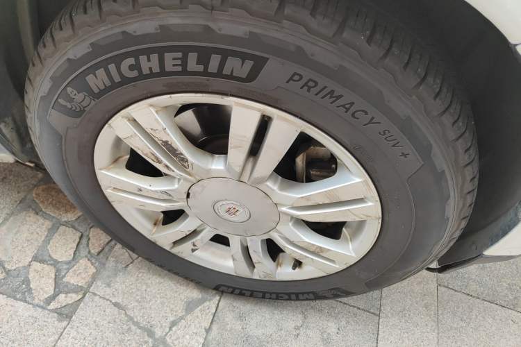 Used Cadillac SRX 2014 3.0L Elite Model Right Front Wheel Hub