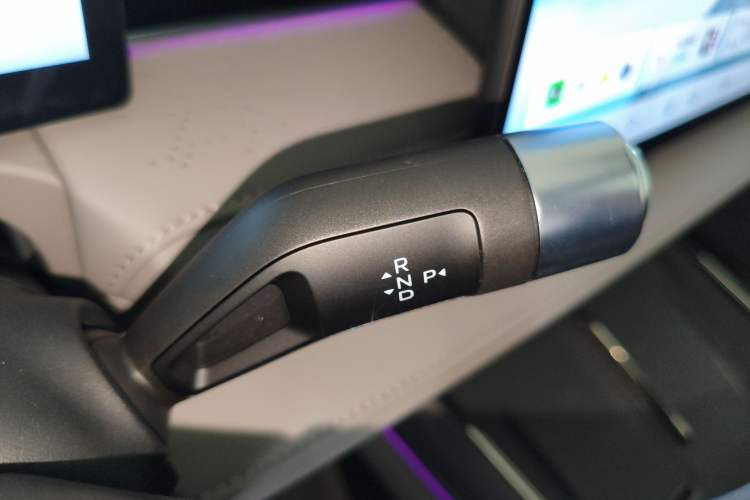 Used Geely Galaxy 8 2025 130km EM-P Starship Edition Gear Lever