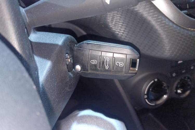 Used Peugeot 2008 2014 1.6L Manual Trend Edition