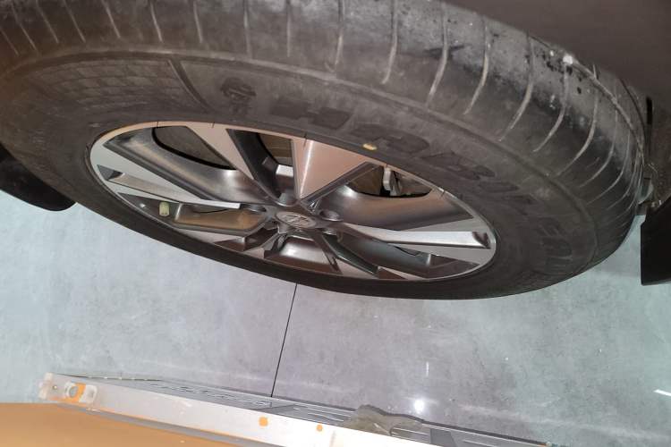 Used Nissan Murano 2021 2.5L XE Two-Wheel Drive Elite Edition Right Rear Wheel Hub