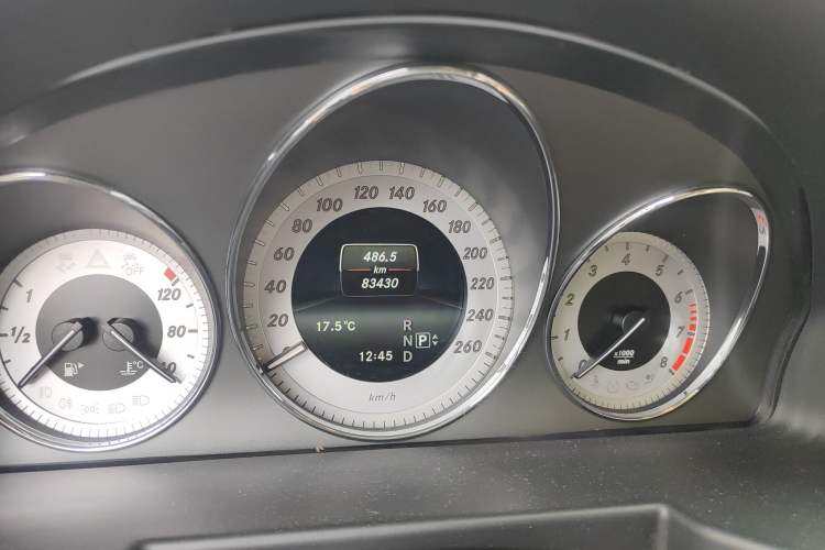 Used Mercedes-Benz GLK-Class 2013 GLK 300 4MATIC Dynamic Sunroof Model