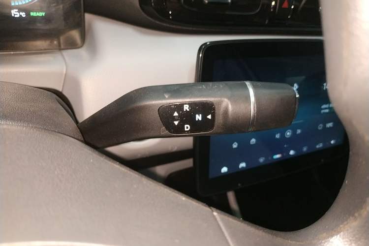 Used Leapmotor T03 2022 Agate Edition Gear Lever