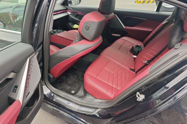 Used BMW i5 2024 eDrive 35L Luxury Model with M Sport Package
