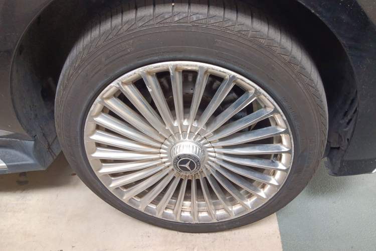 Used Mercedes-Benz M-Class 2014 ML 320 4MATIC Right Front Wheel Hub