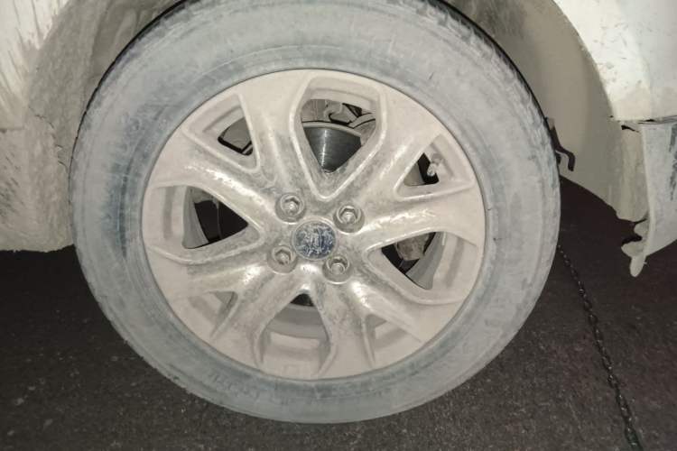 Used Ford EcoSport 2013 1.5L Manual Fashion Model Right Front Wheel Hub