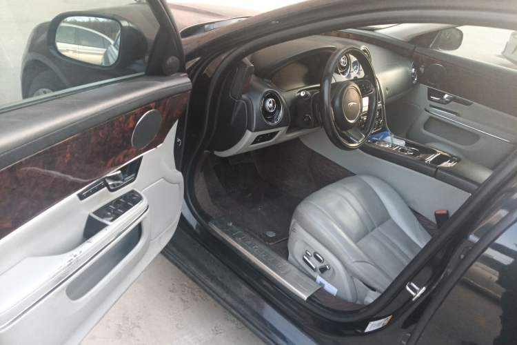 Used Jaguar XJ 2012 XJL 3.0 Panoramic Business Edition
