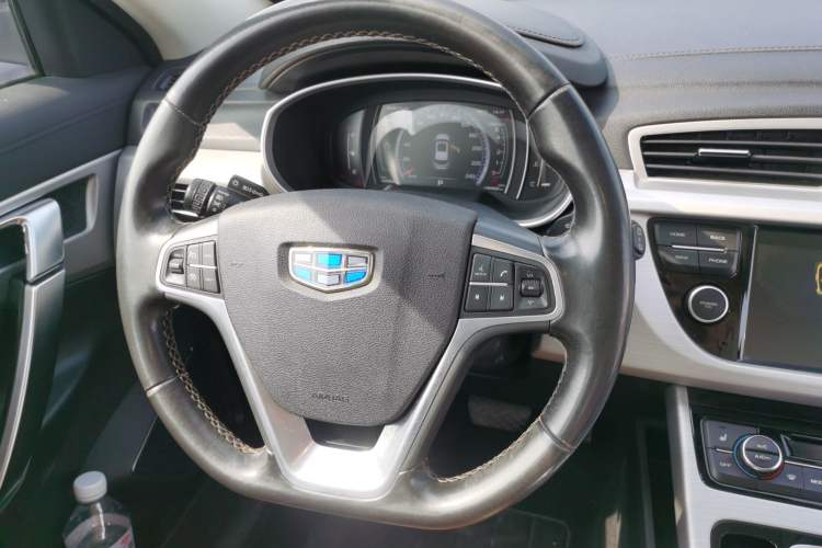 Used Geely Auto Emgrand X7 Sport 2016 1.8TD Automatic All-Wheel-Drive ZhiZun Edition Steering Wheel