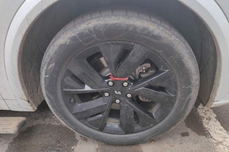 Used Li Auto L7 2023 Pro Model Right Front Wheel Hub