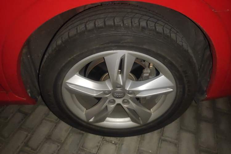 Used Audi Q3 2017 30 TFSI Fashion Model Right Front Wheel Hub