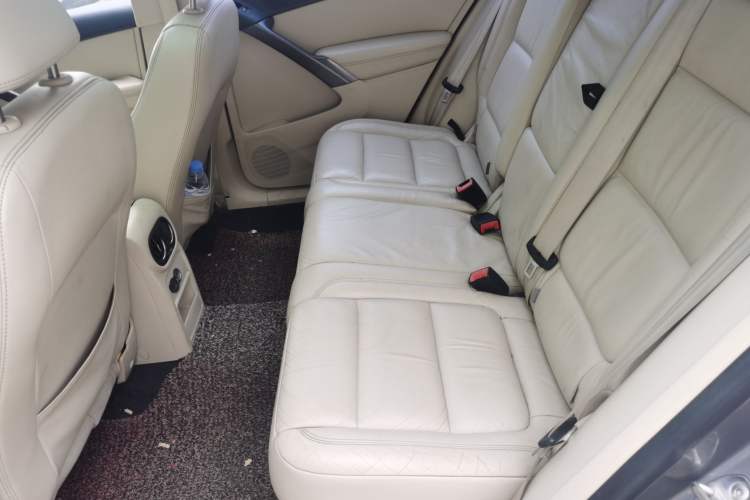 Used Volkswagen Tiguan 2010 2.0 TSI Automatic All-Wheel-Drive Elite Edition Left Rear Seat